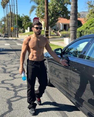 Arman Tsarukyan Instagram - LA in October 🌞