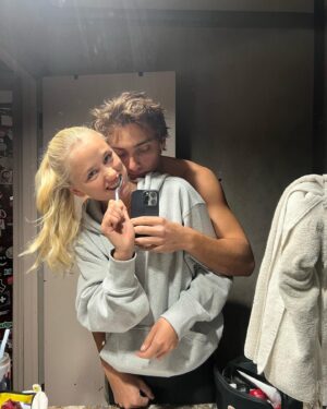 Armand Duplantis Instagram - Happy B-day älskling🎉🥰