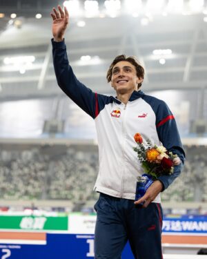 Armand Duplantis Instagram - A W and another jump over 6m! Great pair of meets here in 🇨🇳🫡