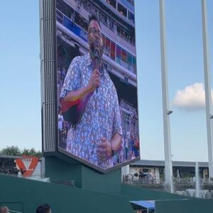 Arnas Fedaravicius Instagram - @alexander.dreymon doesn’t answer his phone/best weekend in Kansas City photo dump let’s go 🇺🇸 ❤️ 🦅 ⚾️ 🚓 🍖