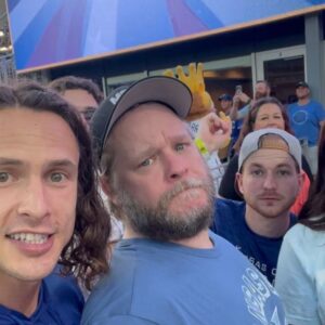 Arnas Fedaravicius Instagram - @alexander.dreymon doesn’t answer his phone/best weekend in Kansas City photo dump let’s go 🇺🇸 ❤️ 🦅 ⚾️ 🚓 🍖