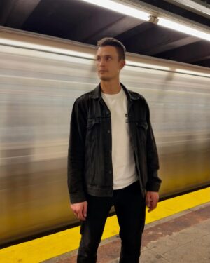 Arnas Fedaravicius Instagram - Looking at things in NYC 🇺🇸 ❤️ 🦅 🗽