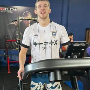 Arnold Allen Instagram - Another camp in the books, been a tough one but grateful for the team I've had pushing me!

Up the town @ipswichtown
My go to sparring shorts always @scramblebrandofficial

🇬🇧❤️