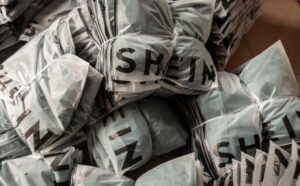 Arsenio Hall Instagram - I ordered 300 pairs of pants!
Only $18 dollars! #shein 😂