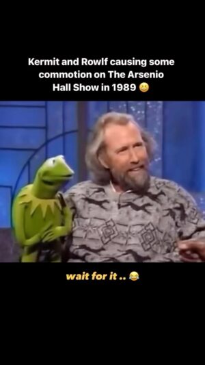 Arsenio Hall Instagram - #throwbacktuesday 
#woofwoofwoof 💪🏾💪🏾💪🏾
BTW - Lots of barking and laughter this Thursday @comedyandmagicclub #hermosa 
“Arsenio And Friends” 🎤 Get your tickets 🎟️ 🎟️