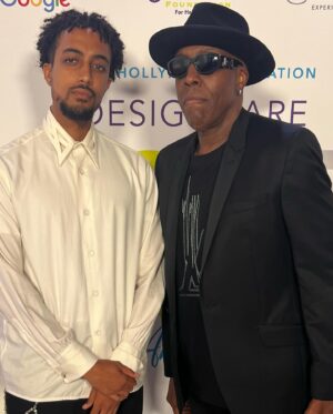 Arsenio Hall Instagram - "Life's persistent and most urgent question is, 'What are you 
doing for others?'
-MARTIN LUTHER KING JR.
Amen, and respect to @rodneypeete9 and @hollyrpeete who have spent 25 years 
doing for … “OTHERS”. 
My son (@whotfischeron) and I were honored to be present for a magnificent evening with the @hollyrodfdn last night. ❤️🙏🏾 #blessings