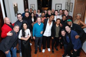 Arsenio Hall Instagram - 🎥 @tedsarandos & @nicoleavantofficial’s remake of “GUESS WHO’S COMING TO DINNER”.