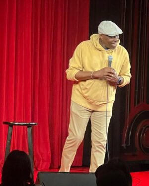 Arsenio Hall Instagram - 🔥 Gr8 night at the @thecomedystore!
All 3 rooms sold-out on f-ing #monday.
🎤 [ @melissavcomedy ]
