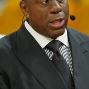 Arsenio Hall Instagram - GOAT at the point, and in the office! @magicjohnson