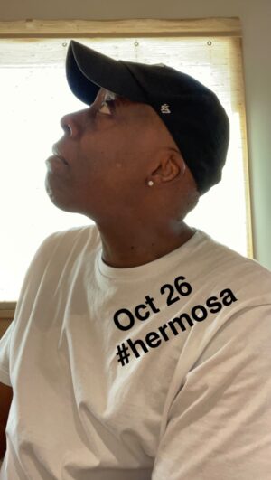 Arsenio Hall Instagram - Pulled up to #LenoSundays @comedyandmagicclub!
I will be back there THURSDAY OCTOBER 26th! 
Get your tickets early, before my mother buys 
them all up! 🎤 #woofwoofwoof 💪🏾💪🏾💪🏾