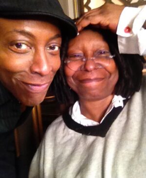 Arsenio Hall Instagram - #flashbackfriday ♥️ Have a great weekend @whoopigoldberg (@tomleonardis) … and to everyone within eyeshot of this post. #blessings 🙏🏾