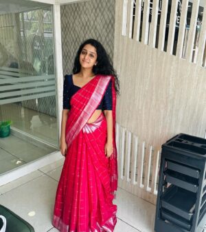 Arsha Baiju Instagram - A No Makeup Dhawani  Look🥶❤️

#dhawani
