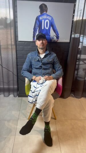 Artem Milevskyi Instagram - Druz’ya wag 500 griven!!!,Finiw v cheverg v 20:00!!sviajemsia i peredadim!!horowei nedeli vsem!