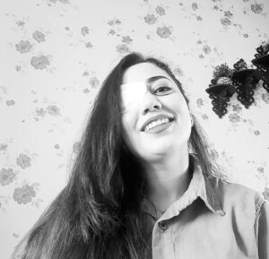 Artemis Pebdani Instagram - RP• @afshinismaeli Hundreds of young Protesters in Iran Blinded by Metal Pellets and Rubber Bullets during Iran protests. 

Security forces have been firing ammunition that has ruptured the eyes of antigovernment demonstrators in the past four months. 

“When you shot me from a two meters distance & smiled, did you think I would survive & answer your smile?!” Says 
Ghazal Ranjkesh
, who lost an eye to pellet bullets during the protests in Iran.

Kowsar Khoshnoodi Kia, a member of Iran’s Women’s National Archery Team who has won medals in national and international competitions. She recently appeared in a video, explaining how she had lost sight in one eye when security forces fired at her.

Since the eruption of the uprising on 16 September 2022, according to human rights organizations Iran’s security forces have killed more than 500 protesters and injured 1000s in a bid to crush the protests.

Pictures: sosial media