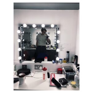 Arthur Darvill Instagram - Matinee number one. @donmarwarehouse #sweetcharity
