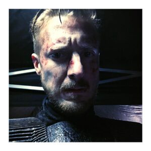 Arthur Darvill Instagram - Find out why Rip looks so worried in tonight's @cw_legendsoftomorrow ..