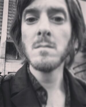 Arthur Darvill Instagram - 'Phil' makes his Legends of tomorrow debut tonight. Phil gets all of his power from his hair, it makes him more attractive and cool. Peace and love. #legendsoftomorrow