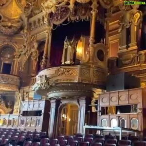 Arturo Brachetti Instagram - Lavorare da qui…che meraviglia! 🤩😍 

Per una settimana sarò all’Opéra de Monte-Carlo con il Barbiere di Siviglia!

#arturobrachetti