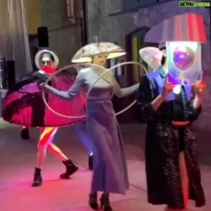 Arturo Brachetti Instagram - Bauhaus da Lidia Poet! 🤪
La festa uauuu🤩 dell’amico @luciferoilluminazione , un bravissimo creatore di lampade alle porte di Torino. Nel suo atelier al Mulino della Barca dove pure Lidia Poet ha preso il treno (si fa per dire) 🤪

#arturobrachetti