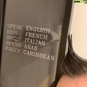Arturo Brachetti Instagram - With these skills, success is assured 🤪 What do u think about it?

#arturobrachetti #thelegendofquickchange
#skill #saying #quotes #funny