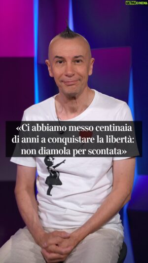 Arturo Brachetti Instagram - La libertà? È importante quanto l’aria che respiriamo ma come questa, spesso, la diamo per scontata. Ho avuto il piacere di raccontare il mio pensiero in occasione del #tempodelledonne organizzato dal @corriere e vorrei condividerlo.
Che cos’è per te la libertà?

Se ci sarai, ci vedremo questa sera al Teatro dell’Arte della Triennale di Milano, alla serata inaugurale 2023. 
👉🏼 Nelle stories il link all’evento!
#arturobrachetti #tdd2023