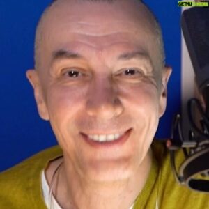 Arturo Brachetti Instagram - Se siete indecisi su che audiolibro ascoltare questa domenica, siamo certi che questo video vi darà la risposta ⚡️

@arturobrachetti ha appena letto “Diario di una signorina snob” di Franca Valeri, una rappresentazione perfetta della sua comicità a cui Arturo dà voce in una maniera impeccabile 🎧

#ascolto #ascoltare #audio #audiolibro #ascolto #ascolti #libri #librerie #librai #audiobook #audiobooks
#leggere #libridaleggere #books #bookstagram #book #libro #booklover #librichepassione #lettura #instabook #instalibri #reading #libribelli #leggeresempre #consiglidilettura #letture #librisulibri