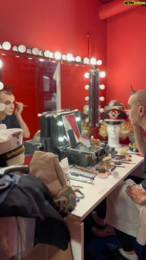 Arturo Brachetti Instagram - Con oltre 100 rappresentazioni in tutta Italia, Cabaret si è concluso ieri con l’ultima data di Napoli, al Teatro Diana 😍

Ma è iniziato a Torino, il 10 ottobre ed è proprio nei camerini del Teatro Alfieri che vi riporto oggi.
Il mio grazie a tutti voi! ✨
#arturobrachetti #cabaretilmusical