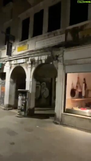 Arturo Brachetti Instagram - Vi svelo una curiosità di Venezia che pochissimi conoscono! 
#venezia #arturobrachetti #italy #venice #secret #brachetti