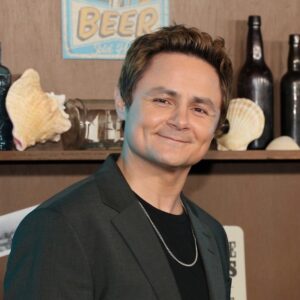 Arturo Castro Instagram - Last night was a dream come true! This film is so special to me and being able to celebrate it with people I admire and care about makes me feel overwhelmingly grateful. Swipe for a play by play ;)

Make sure to catch @roadhousemovie starting tomorrow on @primevideo !

Hmu# @jessica_o_