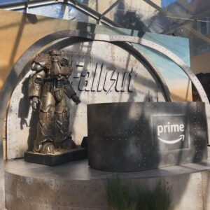 Arturo Castro Instagram - Had a blast last night celebrating my homie @kodefitz’s new show @falloutonprime !

Honestly, playing Fallout got me through 2020, and seeing what the amazing cast and team have done to bring it to life is absolutely mind blowing! 

Here’s to 17 seasons of this amazing show. Thanks as always to @nicolaparish for keeping me in mind.
