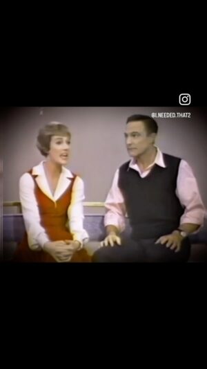 Arturo González-Campos Instagram - Considero buenas noches.
