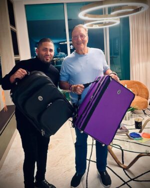 Arturo Sandoval Instagram - Ya llegaron nuestros estuches @marcusbonnacases 
Muchas gracias 🙏

Los mejores del mundo ❤️❤️❤️❤️❤️

#yturvides #paquenoseteolvide #mitrompetaquerida #marcusbonna #case #arturosandoval