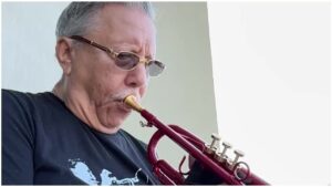 Arturo Sandoval Instagram - On the balcony of the hotel room in Palermo, Sicily.