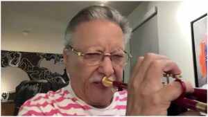 Arturo Sandoval Instagram - Warming up at the hotel before my gig tonight
Recorded straight into the iPhone.