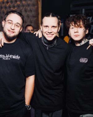 Artyom Pindyura Instagram - неделю назад мы плотненько так погуляли на мои 34!
пришло много красивых людей) спасибо, друзья, люблю вас!
отдельное спасибо @first_club.moscow за то, что так душевно и вкусно нас встретили)