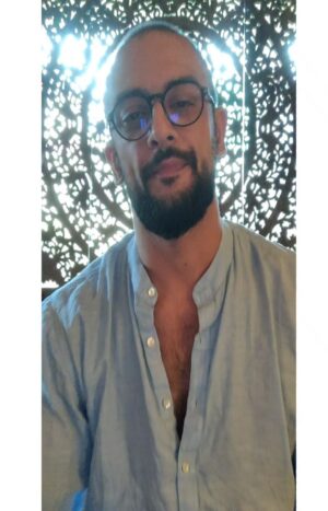 Arunoday Singh Instagram - SoulSpeak from MY BOOK!!
(Howls at the moon)

Blessings and eternal gratitude to the good people @penguinindia for making this kid's dream come true.

@radhika_marwah @antrakay @rinjinimitra

Buy the Book! Do it.  Do it... Do it
Amazon link in my bio. Available in bookstores in India. 

 International orders will have to wait a few months. (One day i shall be a worldwide release phenom.  But baby steps)