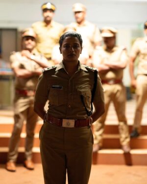 Arya Salim Instagram - She stood up against every odds
Bcs The Mentor Who Changed Her Game was Ozler!! "Abhraham Ozler "

@actorjayaram_official @midhun_manuel_thomas @abrahamozler @arjun_ashokan @anaswara.rajan @senthil_krishna_rajamani @aryasalimofficial @nerambokku @irshadmhassan_ @avenirtek @thenieswarcinematographer @midhunmuku @shameer__muhammed @johnmanthrickal @sunil.singh1981 @iamprincejoy @rajeesh_velayudhan @ronexxavier4103 @yellow_tooths @sapthaarecordsindia @truthglobalfilms @samadtruth @nidhin_aryan_chitty @sbk_shuhaib @kk.ameen_
@_thrilokadhipathi_
#AbrahamOzlerMovie #Jayaram #MidhunManuelThomas #ArjunAshokan #AnaswaraRajan #SenthilKrishna #AryaSalim #Jagadish #Saikumar #DrRandheerKrishnan #Nerambokku #Avenirtek #IrshadMHassan #TheniEswar #aaryasalim #actorslife #police #photooftheday