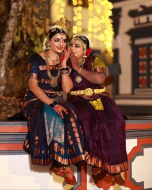 Arya Salim Instagram - ☺️Enna !?
🤭Inga va sollre!!
☺️Hhhh...!!?

Pc : @kashmeeraweddingcompany

#portrait #beauty 
#india #landscape #cute #likeforfollow 
#fotografia #sunset #likeforlike #tamil  #followers #summer #photographylovers #portraitphotography #lifestyle #makeup #followforfollow #explore #streetphotography #aaryasalim
#dance  #abhrahamozler