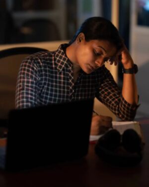 Arya Salim Instagram - SI Divya 
working late at night 🌃
 while her mentor was working hard out side to get a nice sleep 💤
At last he got that sleep & also the sleepless nights are coming...

Thank you all ❤

#BlockBusterOzler ⚡

@mammootty @actorjayaram_official @midhun_manuel_thomas @abrahamozler  @senthil_krishna_rajamani @aryasalimofficial @nerambokku @irshadmhassan_ @avenirtek @thenieswarcinematographer @midhunmuku @shameer__muhammed  @sunil.singh1981 @iamprincejoy @rajeesh_velayudhan @ronexxavier4103  @sapthaarecordsindia @vaisakh_c_ @truthglobalfilms @samadtruth @rjsoorajdoha @shajeer_p_basheer
@adam.sabiq_@actorsivaraaj
@shiva_hariharan91 @alan_joseph_siby
@nidhin_aryan_chitty @jozef_matewz

#AbrahamOzlerMovie #Mammootty #Jayaram #MidhunManuelThomas #ArjunAshokan #AnaswaraRajan #SenthilKrishna #AryaSalim #Jagadish #Saikumar #DrRandheerKrishnan #Nerambokku #Avenirtek #IrshadMHassan #TheniEswar #shameermuhammed #JohnManthrickal #RonexXavier #MidhunMukundan #aaryasalim #actorslife #trending