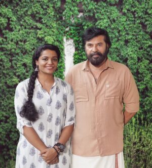 Arya Salim Instagram - Mammookka💓🤩

Wait cheythu cheythu kittiya aa oru moment 💓
Fan moment
Kaanan pattiyathilum orumichich oru scene nte part aavan pattiyathum oke oru fan moment aayirunnu 💓

Iam really happy 🥰 
Nothing else to say 💓Thank You All 💛

 ❤️‍🔥

#BlockbusterOzler ⚡️

@senthil_krishna_rajamani @aryasalimofficial @avenirtek @thenieswarcinematographer @midhunmuku @shameer__muhammed @johnmanthrickal @sunil.singh1981 @iamprincejoy @rajeesh_velayudhan @ronexxavier4103 @shajeer_p_basheer
@alan_joseph_siby
#AbrahamOzlerMovie #Mammootty #Jayaram #MidhunManuelThomas #ArjunAshokan #AnaswaraRajan #SenthilKrishna #AaryaSalim #Jagadish #Saikumar #DrRandheerKrishnan #Nerambokku #Avenirtek #IrshadMHassan #TheniEswar #shameermuhammed #JohnManthrickal #RonexXavier #MidhunMukundan #AanMegaMedia #TruthGlobalFilms #SamadTruth
