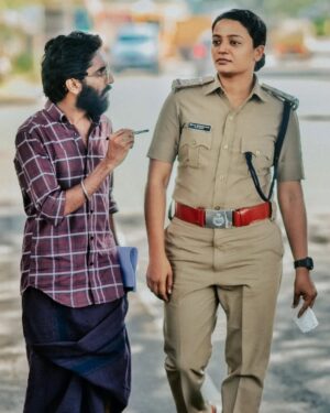Arya Salim Instagram - A CHUNK in need is a CHUNK indeed♥️

Dearest @aryasalimofficial 😘

@anees_as_k 📸

#aryasalim #abrahamozler #ozlerframes #ozlerlocation #locationstills #friendshipgoals