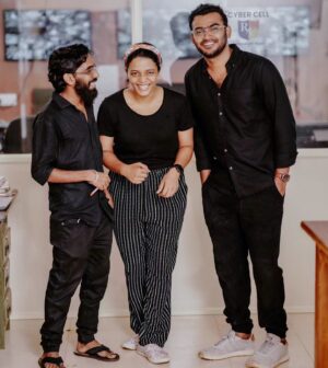 Arya Salim Instagram - Good Times   Crazy Friends = Great Memories
And so the adventure begins…🤪😝😜

PC : @sbk_shuhaib

#style #happy #photo #life #nature #insta #cute #viral #likesforlike #model #music #travel #memes #explorepage #liker #girl #explore #selfie #india #beauty #k #lfl #trending #likeback #following #loveyourself #lifestyle #tiktok #photoshoot #photographer