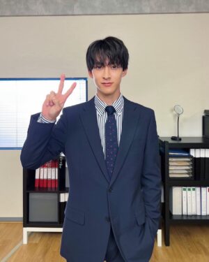 Asahi Itou Instagram - ✌︎
「正直不動産2」
本日夜22時スタートです🏠