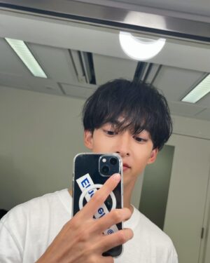 Asahi Itou Instagram - 😒🙂😶
