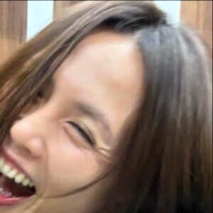 Asami Usuda Instagram - 大爆笑しすぎて、腰がピキッとプチぎっくり腰になったんですけど😂❤️‍🩹