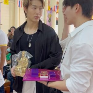 Asavapatr Ponpiboon Instagram - เจอได้ตามวัดครับ เพราะขอพรนานมาก 🥹