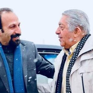 Asghar Farhadi Instagram - .
نام با شکوه عزت‌الله انتظامی با بازی‌های به یادماندنی و بالاتر از آن اخلاق پدرانه و منش احترام برانگیزش همیشه در یادها باقی می‌ماند هر چند جای خالی او هرگز  پر نخواهد شد.
.
اصغر فرهادی
.
.
.
.
.
.
عکس: همت خواهی