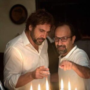 Asghar Farhadi Instagram - . تاریخ اکران «همه می‌دانند» در کشورها و فستيوال‌ها در چند ماه آينده

فیلم «همه می‌دانند» به کارگردانی اصغر فرهادی، در ادامه اکران عمومی‌اش  در كشورهاى فرانسه ،بلژيك ،سوئيس (بخش فرانسه زبان) در کشورهای آرژانتین، اسپانیا، آلمان و ایتالیا نیز تاریخ اکرانش قطعی شد. طبق اعلام پخش کننده بین‌الملل این  فیلم، «همه می دانند» از تاریخ ششم سپتامبر (۱۵ شهریور ماه) در آرژانتین، از چهاردهم سپتامبر (۲۳ شهریور ماه) در اسپانیا، از بیست و هفتم سپتامبر (۵ مهر ماه) در آلمان و از هشتم نوامبر (۱۷ آبان ماه) در ایتالیا نمایش عمومی‌اش را آغاز خواهد کرد. ‌همچنین  تاریخ نمایش «همه می دانند» در چند ماه آینده در فستیوال ها، به این شرح  است:
فستیوال فیلم سارایوو (۱۰ تا ۱۷ آگست همزمان با ۱۹ تا ۲۶ مرداد ماه)
فستیوال کپنهاگ پیکس (۲۷ سپتامبر تا ۱۰ اکتبر همزمان با ۵ تا ۱۸ مهر ماه)
فستیوال مورلیا در مکزیک (۲۰ تا ۲۸ اکتبر همزمان با ۲۸ مهر تا ۶ آبان ماه)
فستیوال فیلم استکهلم (۷ تا ۱۸ نوامبر همزمان با ۱۶ تا ۲۷ آبان ماه) «همه می‌دانند» پیشتر در فستیوال‌های کن، مونیخ، ارمنستان، کارلووی واری، نیو هوریزن (لهستان) به روی پرده رفته  است.

#everybodyknows #همه_میدانند
