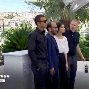 Asghar Farhadi Instagram - .
مراسم فوتوکال «قهرمان» امروز در فستیوال فیلم کن

#AsgharFarhadi #AHero #Cannes2021