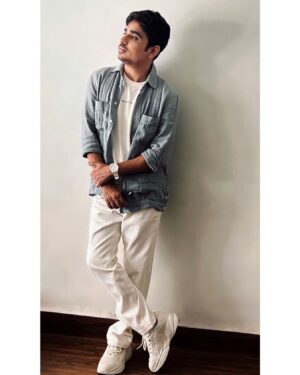 Ashish Verma Instagram - White lies 🤍
Styled by @pranalsaid 
Hmu @talibshaikh__7666____ @makeupbyroshan 
#aboutlastnight